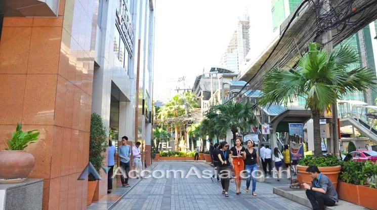 13  Office Space For Rent in Ploenchit ,Bangkok BTS Ploenchit at Q House Ploenchit Service Office AA10196